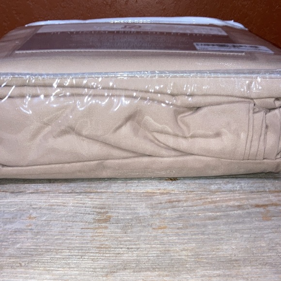 New in package king size sheets from QVC - Picture 8 of 9